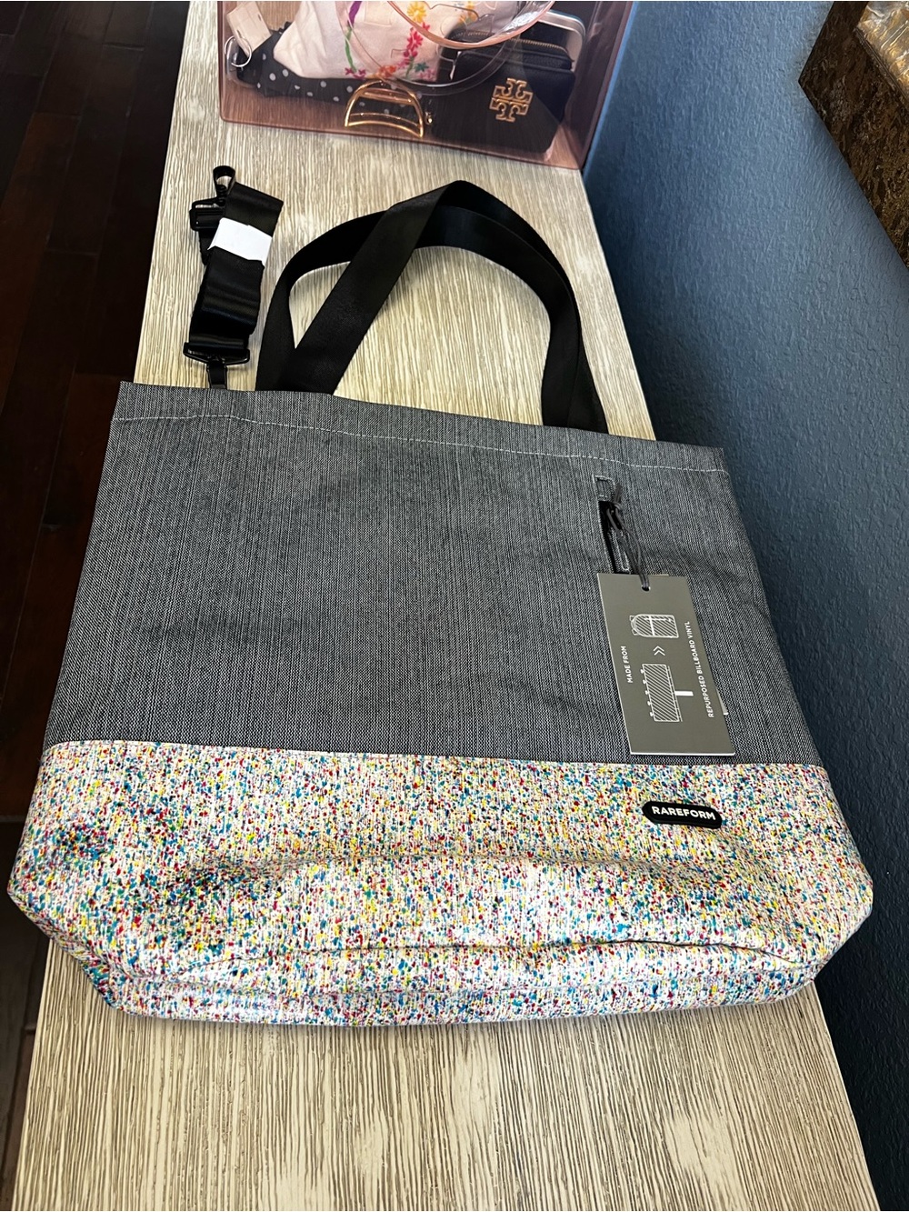 🆕 Rareform Cora Gray Tote with Multicolor Speckle Base